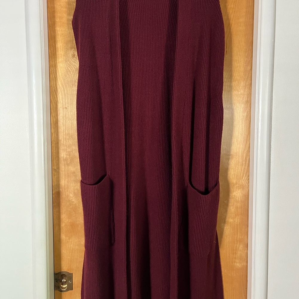 Ann Taylor Sleeveless Sweater / Sweater Vest with Pockets